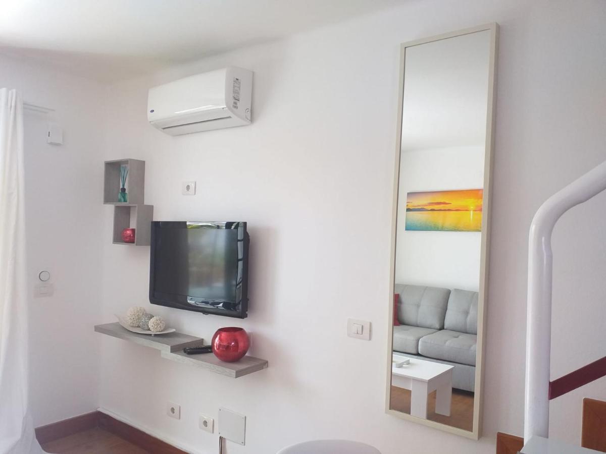 Apartment Duplex -The Sunny Hut - Swimming Pool - Free Wifi & Ac- Residence Las Marinas Puerto del Carmen  Exterior photo